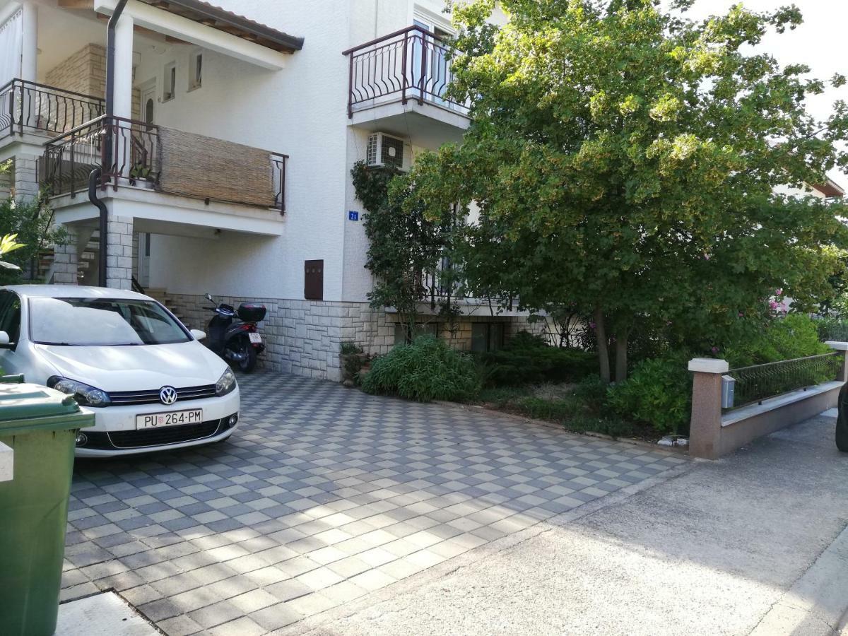 Apartmani Komunela Ουμάγκ Εξωτερικό φωτογραφία